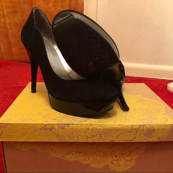 Black suede heels - Picture 1 of 3